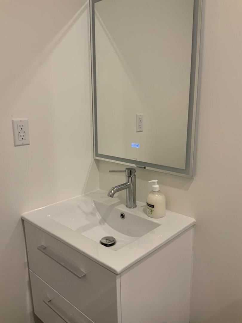 Leaside Garden Guesthouse Toronto Bagian luar foto
