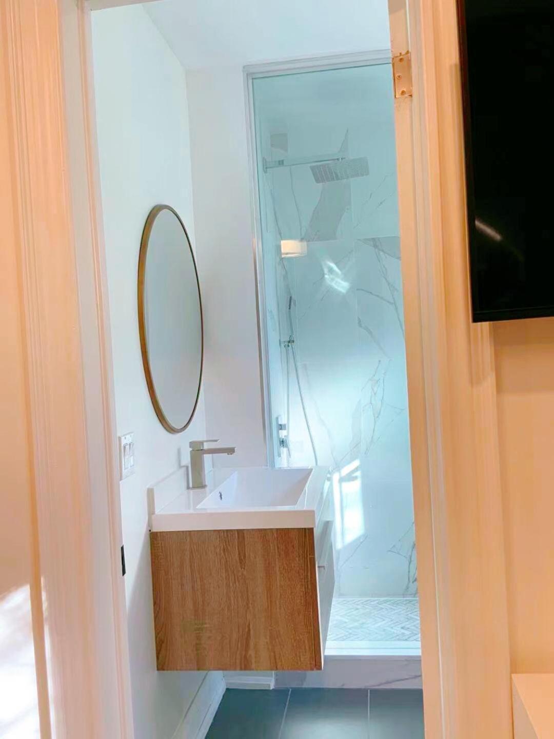 Leaside Garden Guesthouse Toronto Bagian luar foto