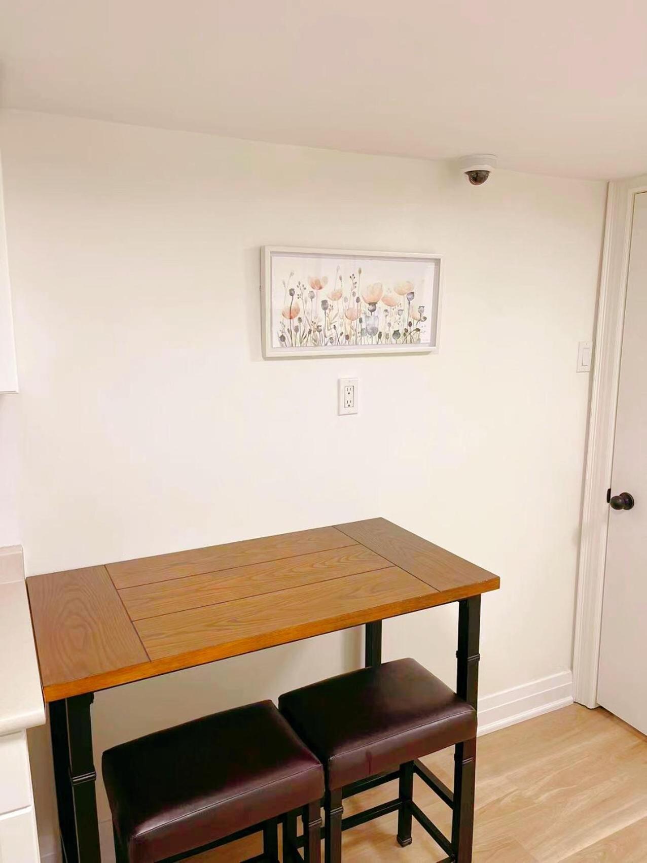 Leaside Garden Guesthouse Toronto Bagian luar foto