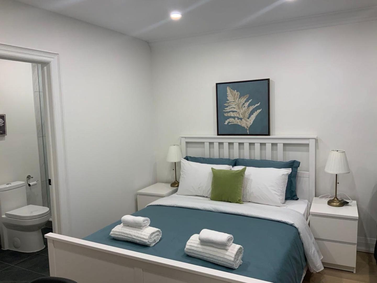 Leaside Garden Guesthouse Toronto Bagian luar foto